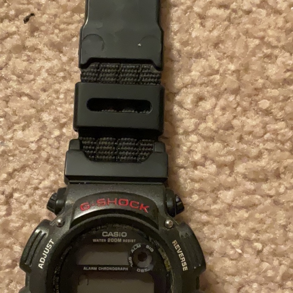 Rare Casio G-Shock Black and Red Digital Smartwatch - Picture 3 of 4